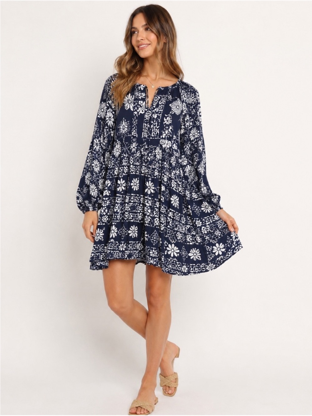 NWT Love The Label Women's Navy White Floral Boho Tiered
Long Sleeve Mini Dress